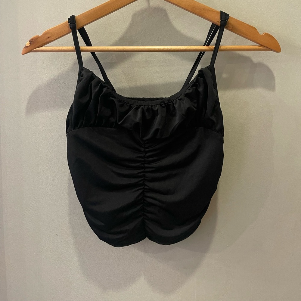 Black cropped tank top